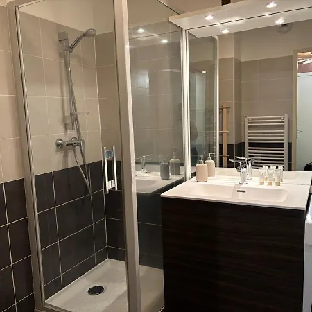 Apartment Retro-chic Elegance With Terrace Near Tramway *