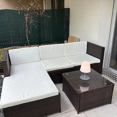 Apartment Retro-chic Elegance With Terrace Near Tramway Saint-Priest (Rhone)
