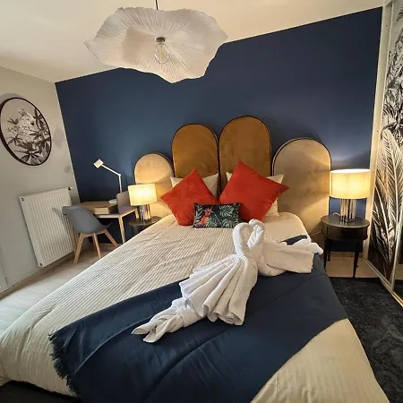 Retro-chic Elegance With Terrace Near Tramway * Saint-Priest (Rhone)