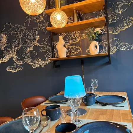 Retro-chic Elegance With Terrace Near Tramway