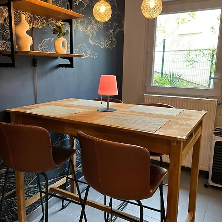Apartment Retro-chic Elegance With Terrace Near Tramway