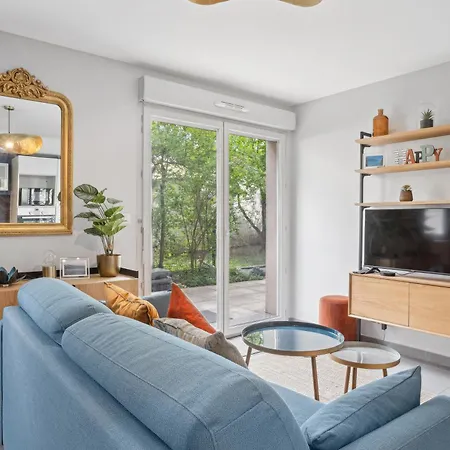 Apartment Retro-chic Elegance With Terrace Near Tramway *