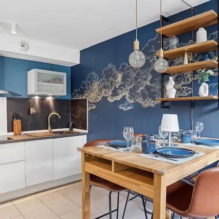 Apartment Retro-chic Elegance With Terrace Near Tramway Saint-Priest (Rhone)
