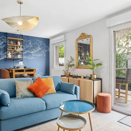 Apartment Retro-chic Elegance With Terrace Near Tramway