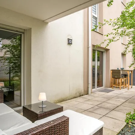 Retro-chic Elegance With Terrace Near Tramway Apartment Saint-Priest (Rhone)