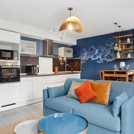 Apartment Retro-chic Elegance With Terrace Near Tramway Saint-Priest (Rhone)