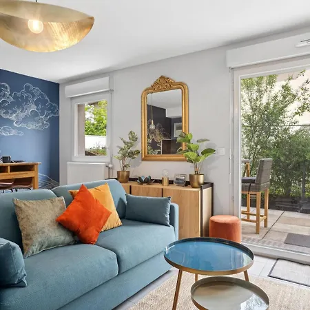 Retro-chic Elegance With Terrace Near Tramway - By Shaouchlyonnais *